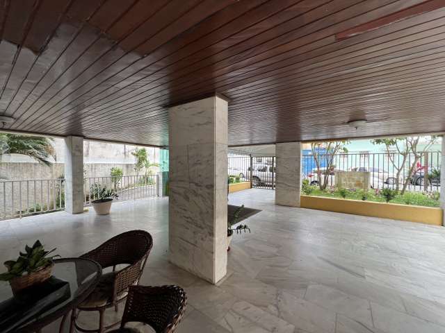 Apartamento em Nazaré com 3 quartos e 1 suíte, 163m² à venda por R$ 390.000,00