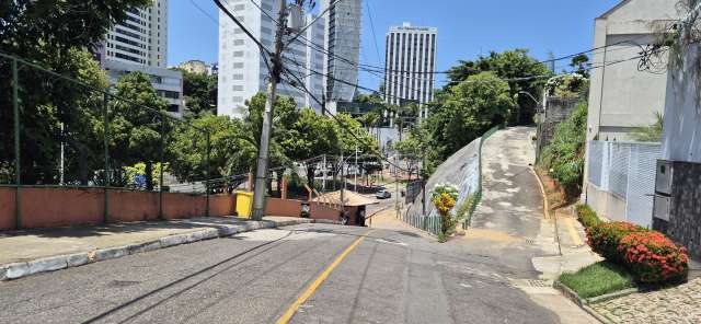 Apartamento com 1 quarto e 1 suíte, 15,00 m² para alugar por R$ 1.700,00 - Ondina, Salvador/BA 