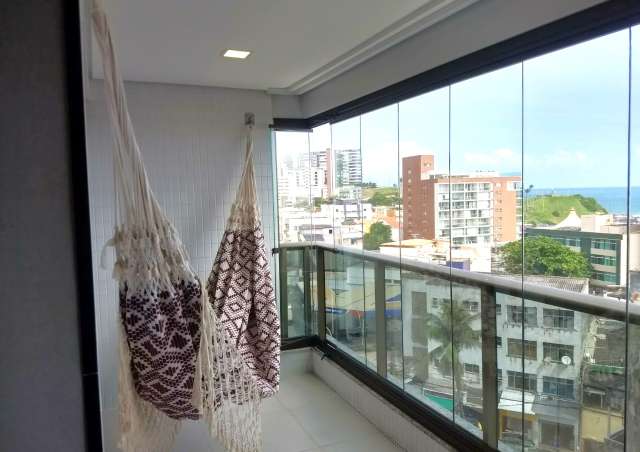 Apartamento na Barra PORTEIRA FECHADA com 1 suíte, 50m² à venda por R$ 800.000,00