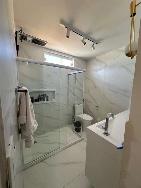 Casa em Piatã com 4 suítes, 212m² à venda por R$ 1.200.000,00