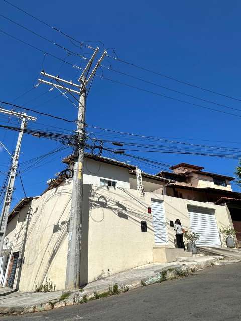 Casa em Piatã com 4 suítes, 212m² à venda por R$ 1.200.000,00