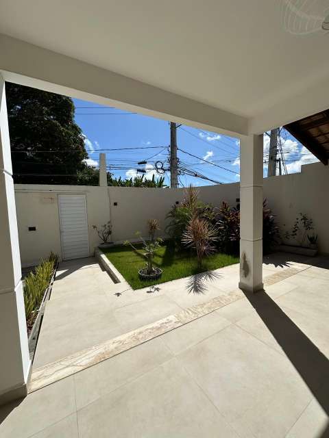 Casa em Piatã com 4 suítes, 212m² à venda por R$ 1.200.000,00