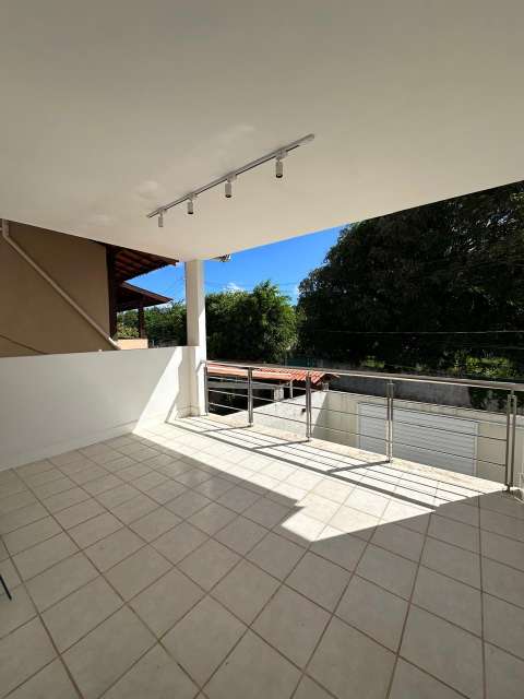 Casa em Piatã com 4 suítes, 212m² à venda por R$ 1.200.000,00
