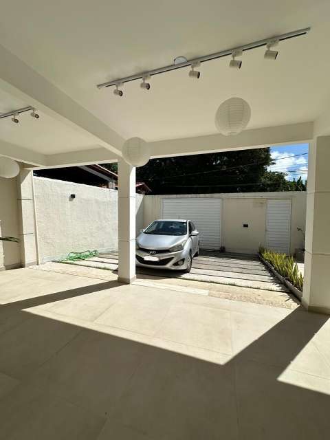 Casa em Piatã com 4 suítes, 212m² à venda por R$ 1.200.000,00