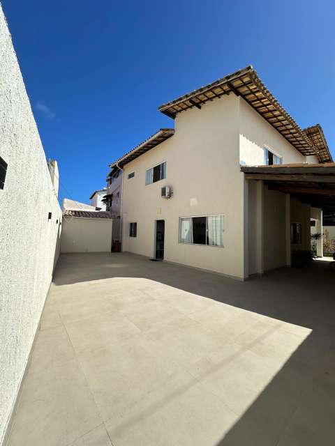 Casa em Piatã com 4 suítes, 212m² à venda por R$ 1.200.000,00