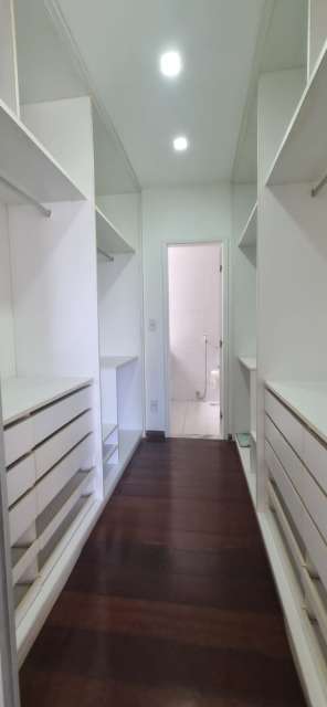 Apartamento na Ondina com 4 quartos e 3 suítes, 211m² à venda por R$ 750.000,00