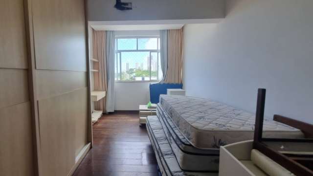 Apartamento na Ondina com 4 quartos e 3 suítes, 211m² à venda por R$ 750.000,00