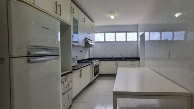 Apartamento na Ondina com 4 quartos e 3 suítes, 211m² à venda por R$ 750.000,00