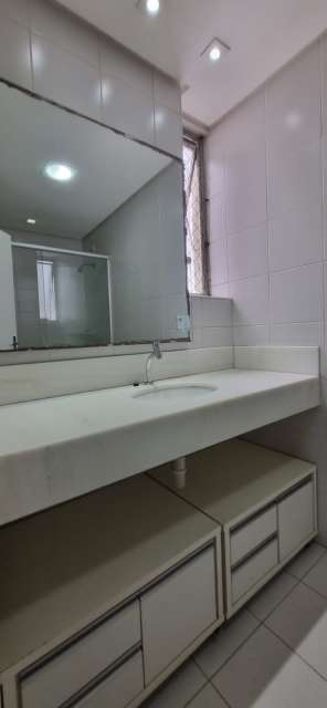 Apartamento na Ondina com 4 quartos e 3 suítes, 211m² à venda por R$ 750.000,00