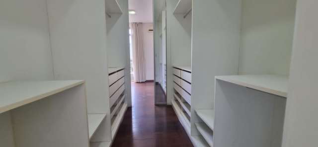 Apartamento na Ondina com 4 quartos e 3 suítes, 211m² à venda por R$ 750.000,00