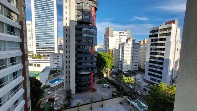 Apartamento na Barra com 3 quartos e 1 suíte, 155m² à venda por R$ 730.000,00
