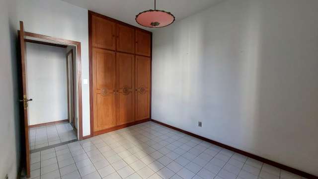 Apartamento na Barra com 3 quartos e 1 suíte, 155m² à venda por R$ 730.000,00