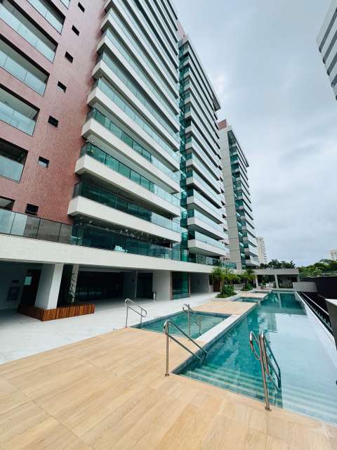 Apartamento no Alphaville I com 4 suítes, 203m² à venda por R$ 2.700.000,00