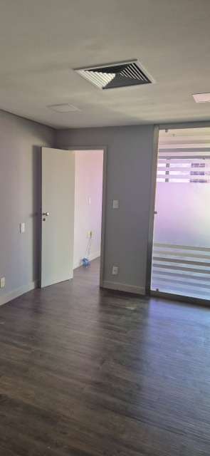 Sala com 66,00 m² para alugar por R$ 5.000,00 - Caminho da Árvores - Salvador/BA
