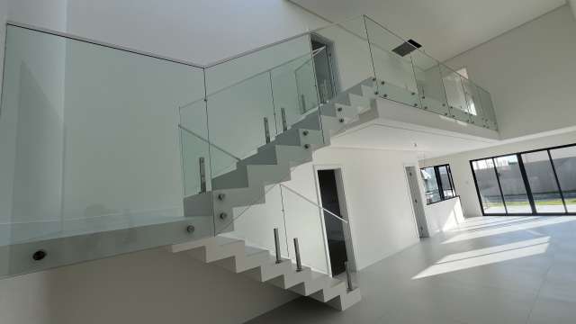 Casa em Abrantes com 4 suítes, 294,00 m² à venda por R$ 1.670.000,00