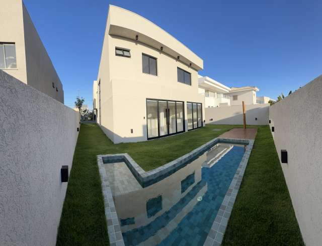 Casa em Abrantes com 4 suítes, 280m² à venda por R$ 1.850.000,00