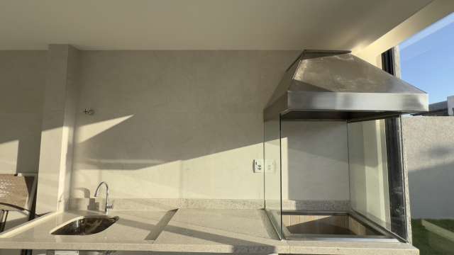 Casa em Abrantes com 4 suítes, 280m² à venda por R$ 1.850.000,00