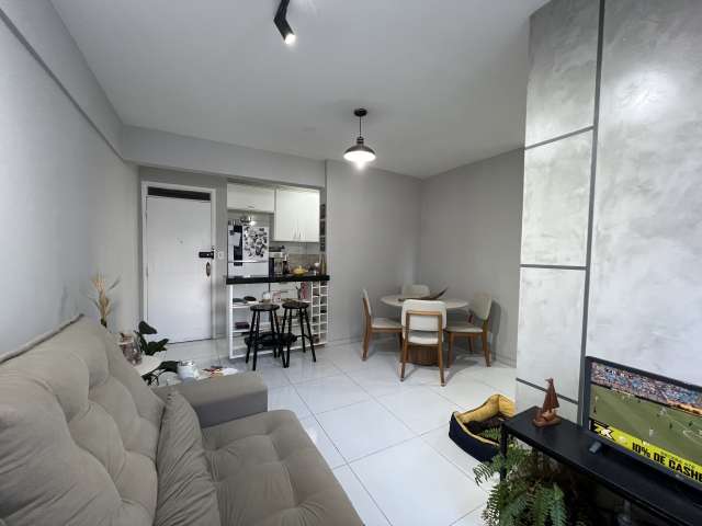Apartamento no Imbuí com 2 quartos e 1 suíte, 69m² à venda por R$ 375.000,00