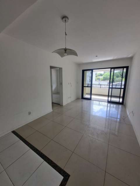 Apartamento com 2 quartos e 1 suíte, 65,00 m² para alugar por R$ 2.500,00 - Jardim Apipema - Salvador/BA
