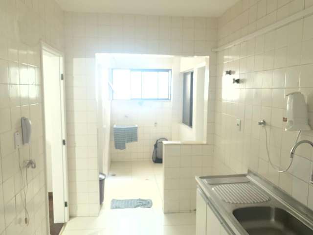 Apartamento com 3 quartos e 1 suíte, 90,00 m² para alugar por R$ 2.094,00