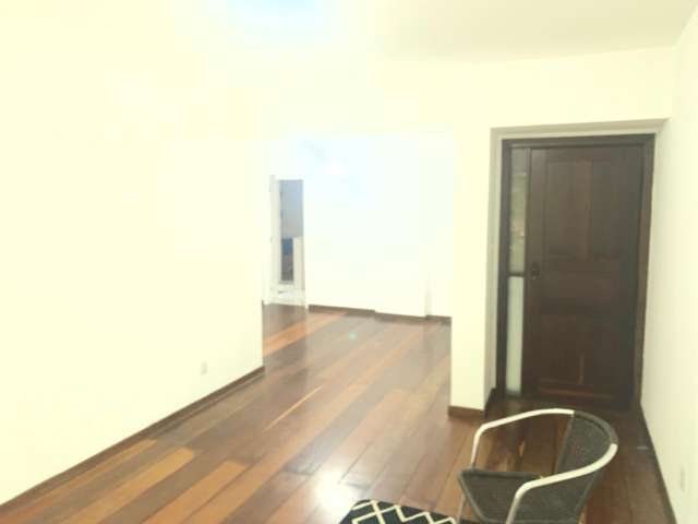 Apartamento com 3 quartos e 1 suíte, 90,00 m² para alugar por R$ 2.094,00