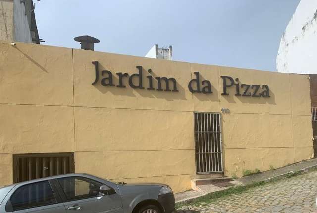 Casa no Rio Vermelho com 314m² à venda por R$ 800.000,00