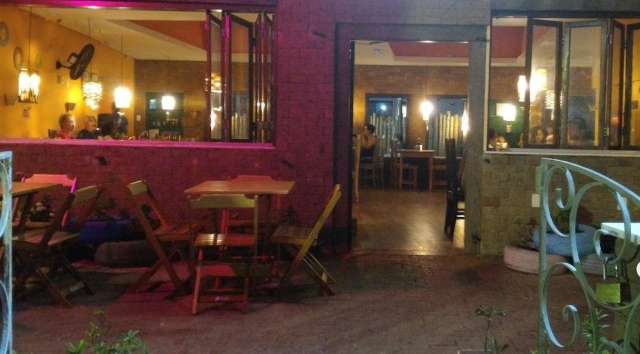 Casa no Rio Vermelho com 314m² à venda por R$ 800.000,00