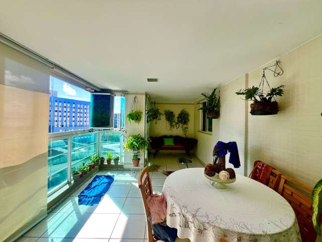 Apartamento na Barra com 4 quartos e 2 suítes, 181m² à venda por R$ 2.500.000,00