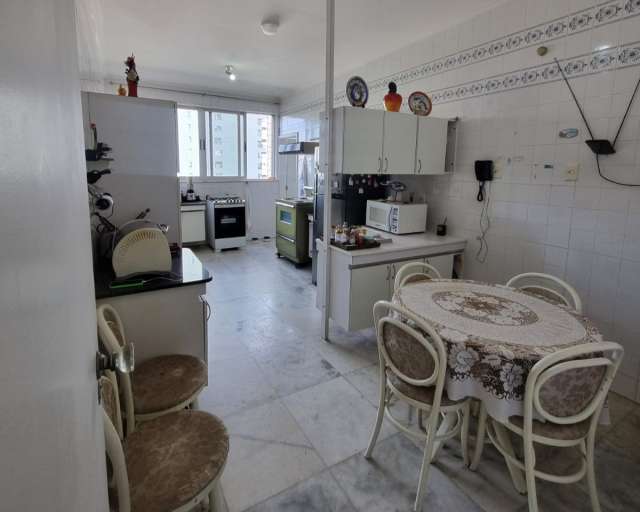 Apartamento no Corredor da Vitória com 4 quartos e 1 suíte, 250m² à venda por R$ 1.700.000,00
