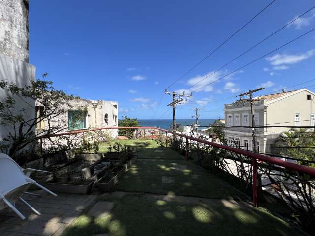 Casa no Rio Vermelho com 4 quartos e 3 suítes, 260m² à venda por R$ 2.500.000,00