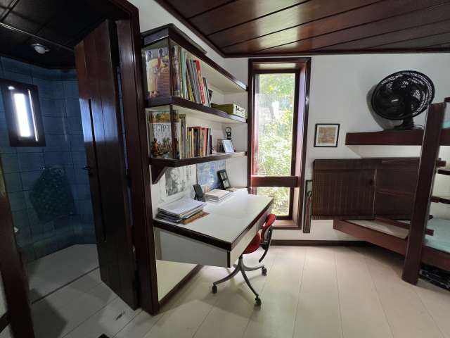 Casa no Rio Vermelho com 4 quartos e 3 suítes, 260m² à venda por R$ 2.500.000,00