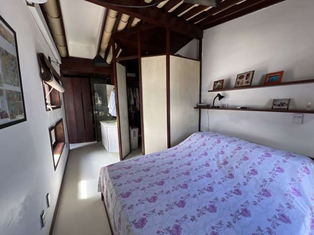 Casa no Rio Vermelho com 4 quartos e 3 suítes, 260m² à venda por R$ 2.500.000,00