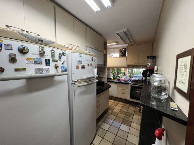 Casa no Rio Vermelho com 4 quartos e 3 suítes, 260m² à venda por R$ 2.500.000,00