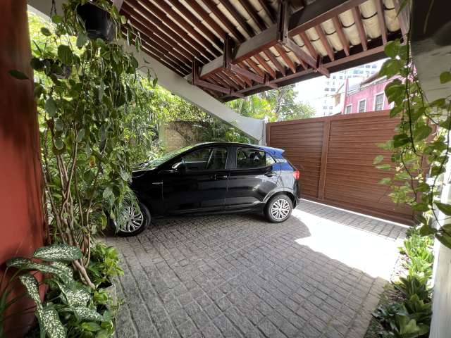 Casa no Rio Vermelho com 4 quartos e 3 suítes, 260m² à venda por R$ 2.500.000,00