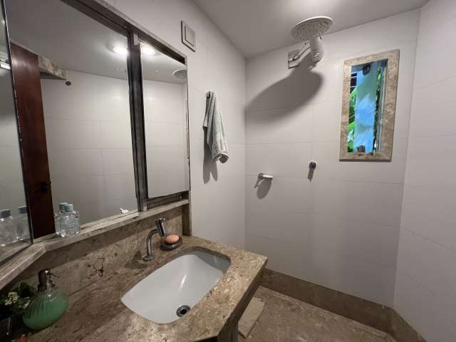 Casa no Rio Vermelho com 4 quartos e 3 suítes, 260m² à venda por R$ 2.500.000,00