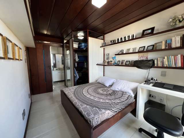 Casa no Rio Vermelho com 4 quartos e 3 suítes, 260m² à venda por R$ 2.500.000,00