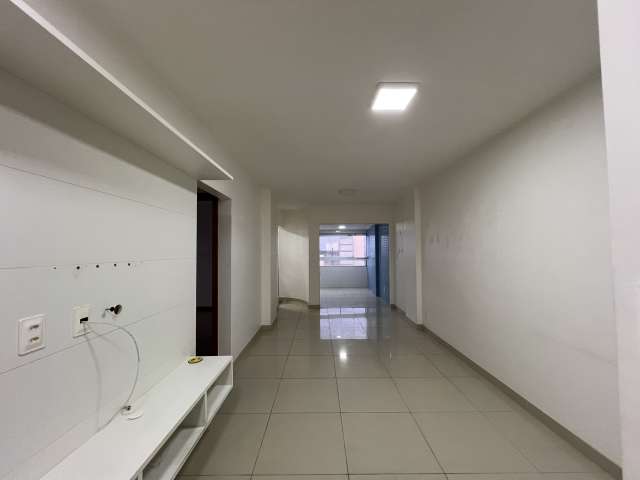 Apartamento em Piatã com 3 quartos e 1 suíte, 95m² à venda por R$ 795.000,00