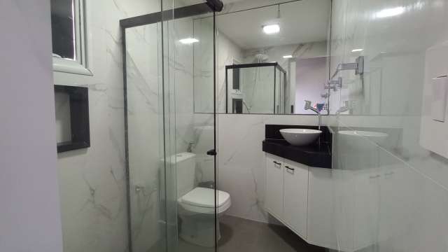 Apartamento em Vilas do Atlântico PORTEIRA FECHADA com 1 suíte, 57m² à venda por R$ 490.000,00