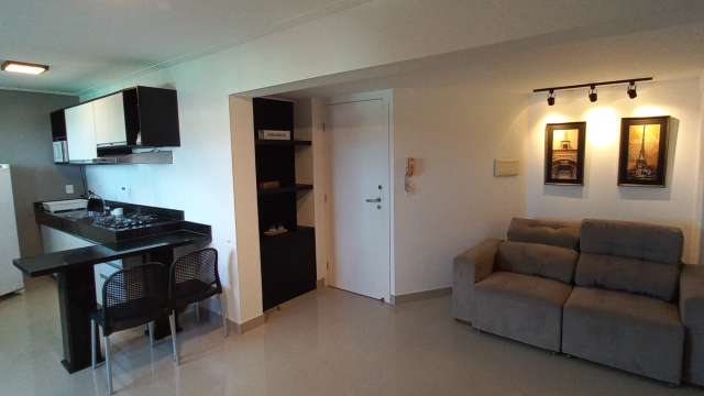 Apartamento em Vilas do Atlântico PORTEIRA FECHADA com 1 suíte, 57m² à venda por R$ 490.000,00