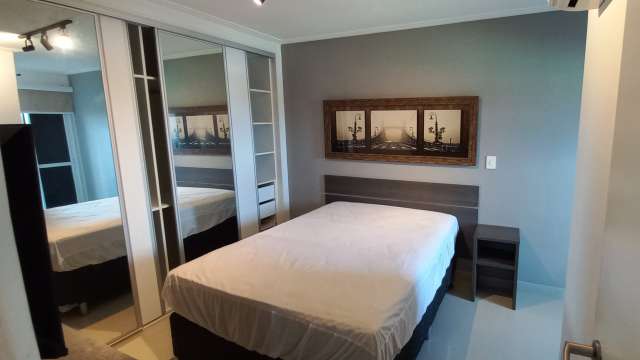 Apartamento em Vilas do Atlântico PORTEIRA FECHADA com 1 suíte, 57m² à venda por R$ 490.000,00