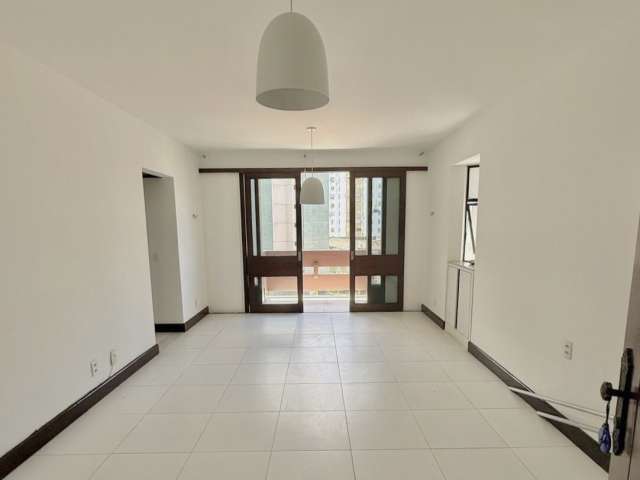 Apartamento na Barra com 3 quartos e 1 suíte, 118m² à venda por R$ 630.000,00