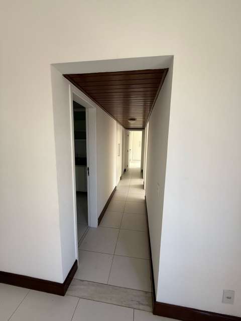 Apartamento na Barra com 3 quartos e 1 suíte, 118m² à venda por R$ 630.000,00