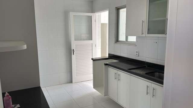 Apartamento na Barra com 3 quartos e 1 suíte, 118m² à venda por R$ 630.000,00