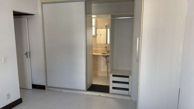 Apartamento na Barra com 3 quartos e 1 suíte, 118m² à venda por R$ 630.000,00