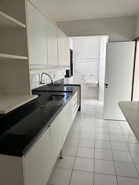 Apartamento no Candeal com 3 quartos e 2 suítes, 105m² à venda por R$ 540.000,00
