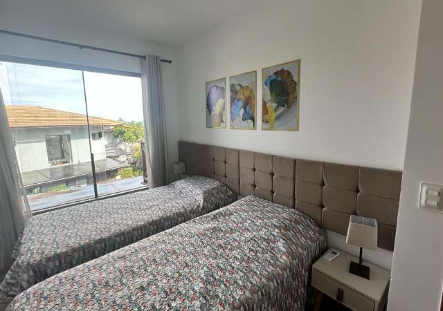 Casa na Praia do Forte PORTEIRA FECHADA com 3 quartos e 2 suítes, 159m² à venda por R$ 1.330.000,00