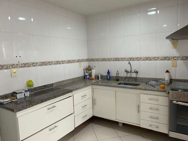 Apartamento no Candeal com 4 quartos e 1 suíte, 177m² à venda por R$ 660.000,00