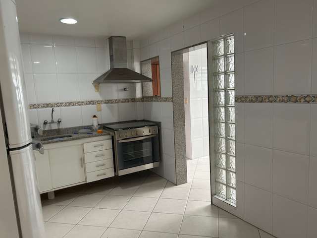 Apartamento no Candeal com 4 quartos e 1 suíte, 177m² à venda por R$ 660.000,00
