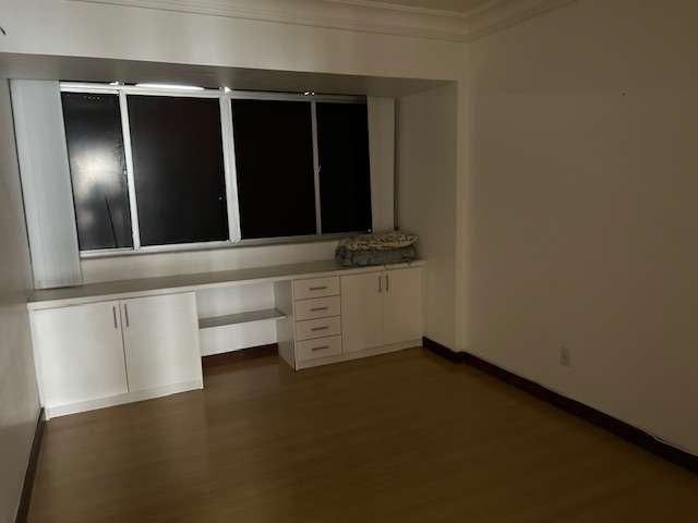Apartamento no Candeal com 4 quartos e 1 suíte, 177m² à venda por R$ 660.000,00