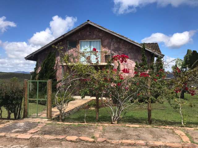 Casa em Mucugê com 4 quartos e 3 suítes, 200m² à venda por R$ 1.850.000,00